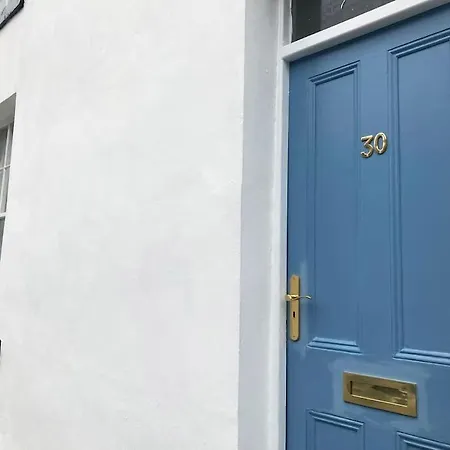 Cosy 2 Bedroom In Scarborough's Old Town Holiday home *