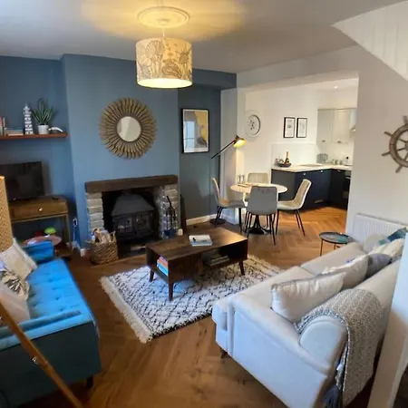 Cosy 2 Bedroom In Scarborough's Old Town Holiday home *