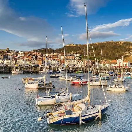 Cosy 2 Bedroom In Scarborough's Old Town Holiday home