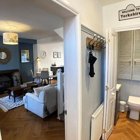 Cosy 2 Bedroom In Scarborough's Old Town *
